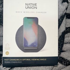 Native Union Black Wireless Charging Dock